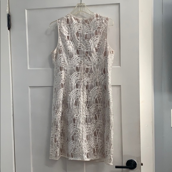 Dress - Picture 3 of 4